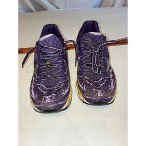 Mizuno woman’s 7.5 running sneakers